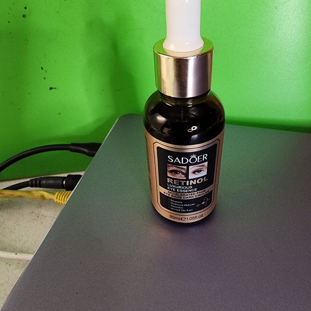 Sadoer Retinol Serum Luxurios Eye Essence NWOT
